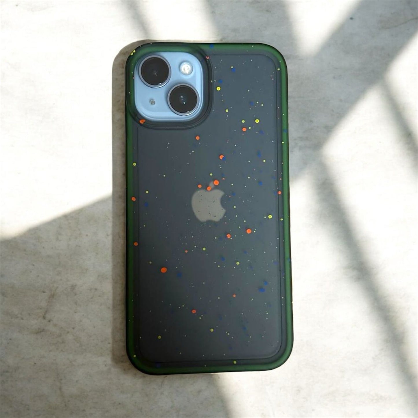 🔥 Sleek & Stylish Translucent Case Whit Green Border For iPhone 13 🔥